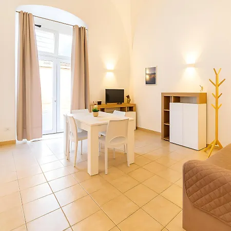 106 Dimora Via Bari Ferienhaus Giovinazzo