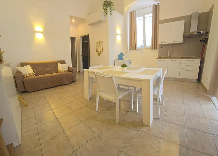 106 Dimora Via Bari * ג'ובינאצו